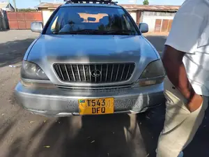 Toyota Harrier 2004 Silver