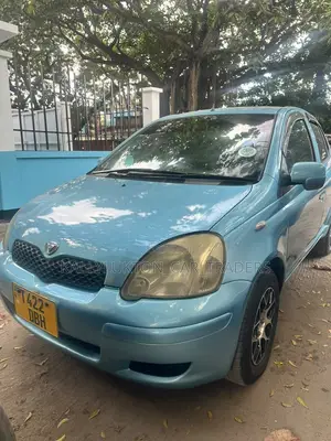 Toyota Vitz 2005 Blue