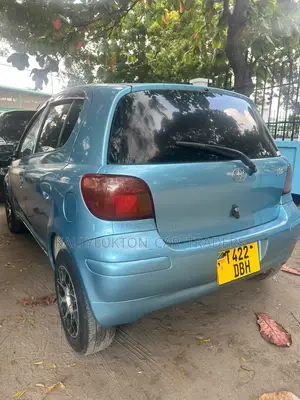 Toyota Vitz 2005 Blue