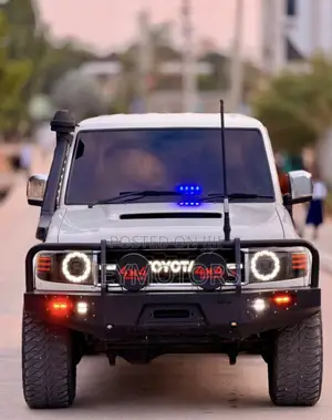 Toyota Land Cruiser 2016 White