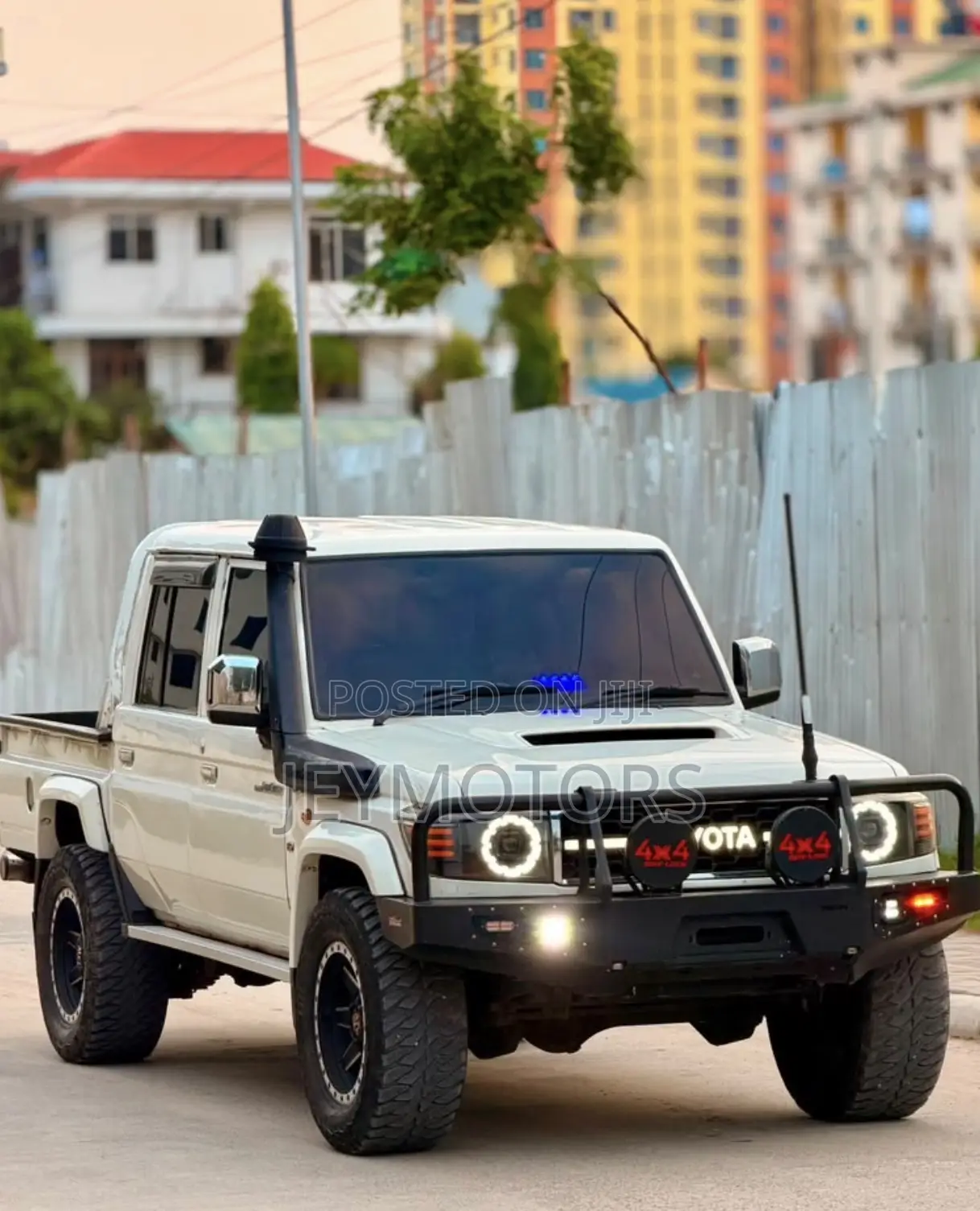 Toyota Land Cruiser 2016 White