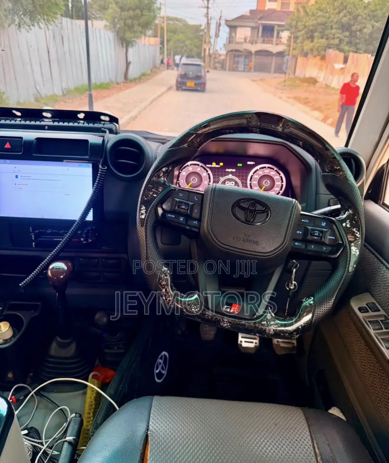 Toyota Land Cruiser 2016 White