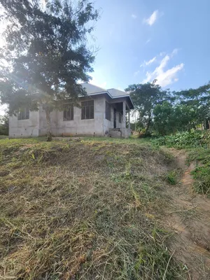 Kiwanja Cha Biashara Madale