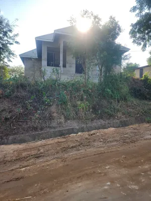 Kiwanja Cha Biashara Madale
