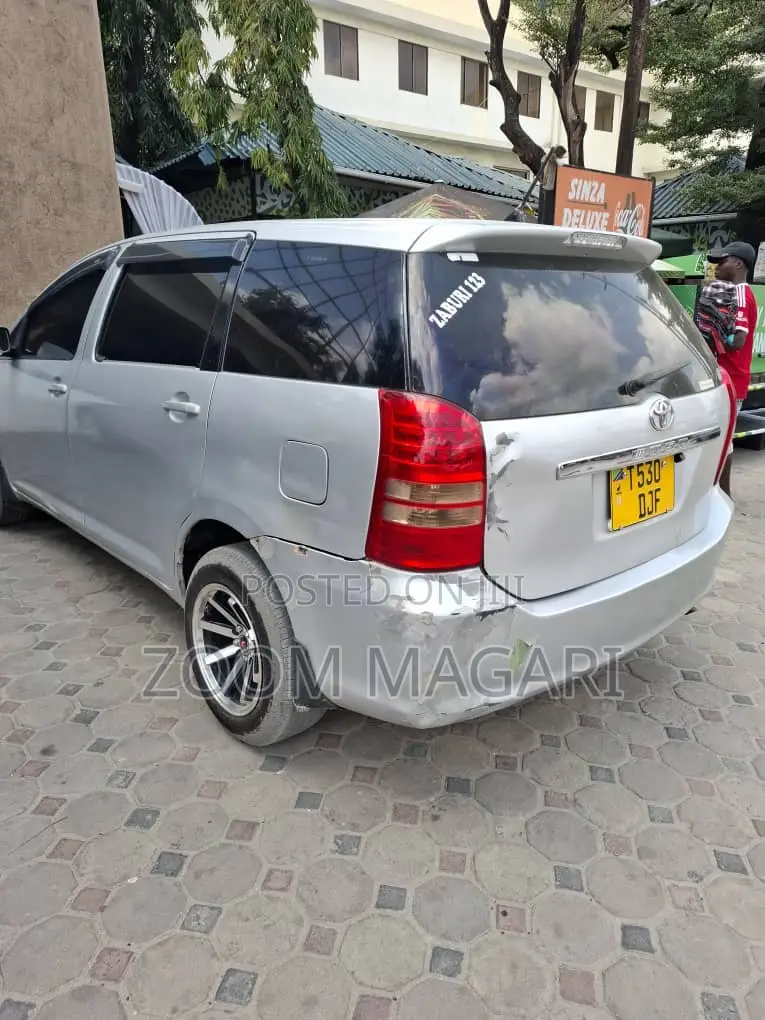 Toyota Wish 2005 Silver