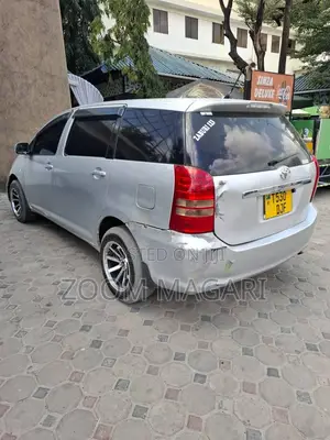 Toyota Wish 2005 Silver