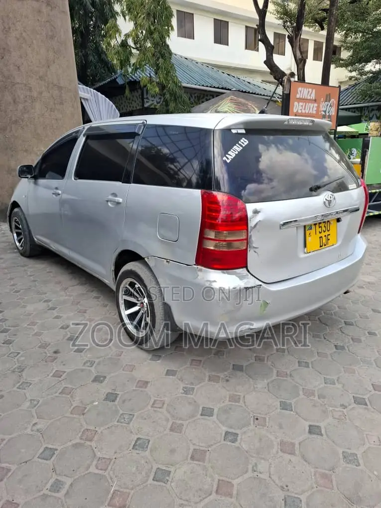 Toyota Wish 2005 Silver