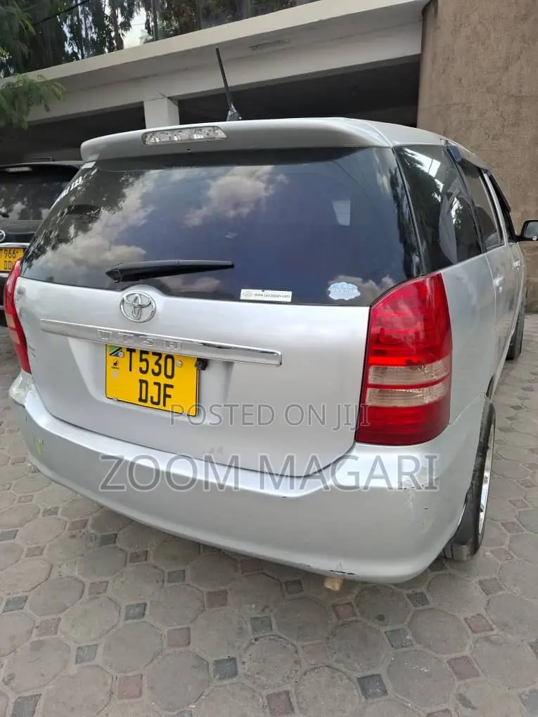 Toyota Wish 2005 Silver
