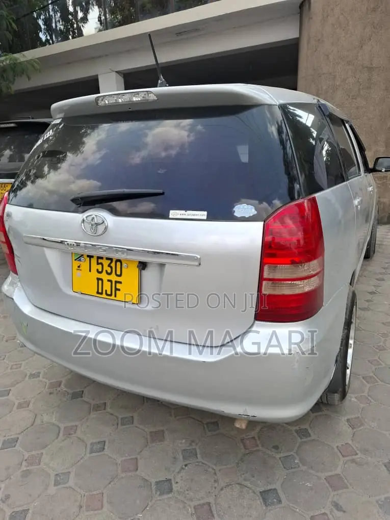 Toyota Wish 2005 Silver