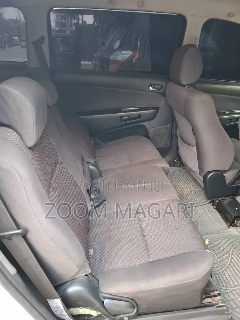 Toyota Wish 2005 Silver