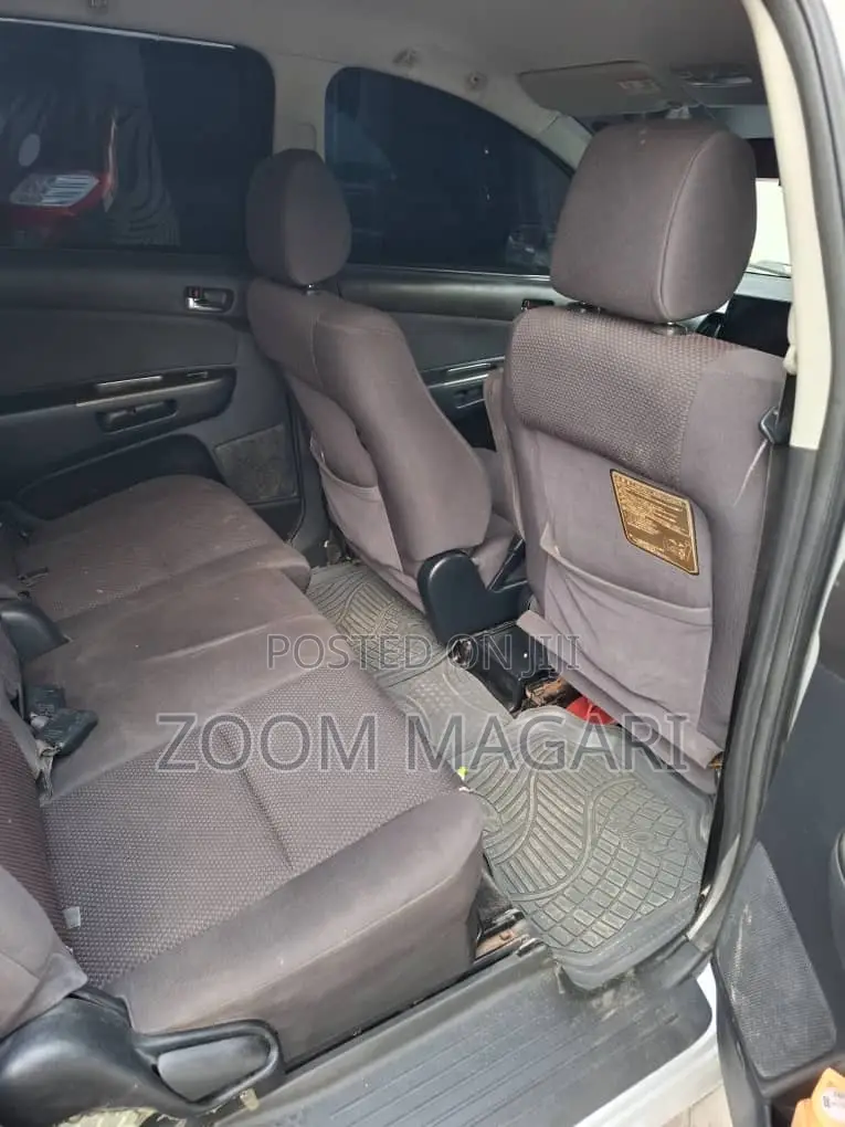 Toyota Wish 2005 Silver
