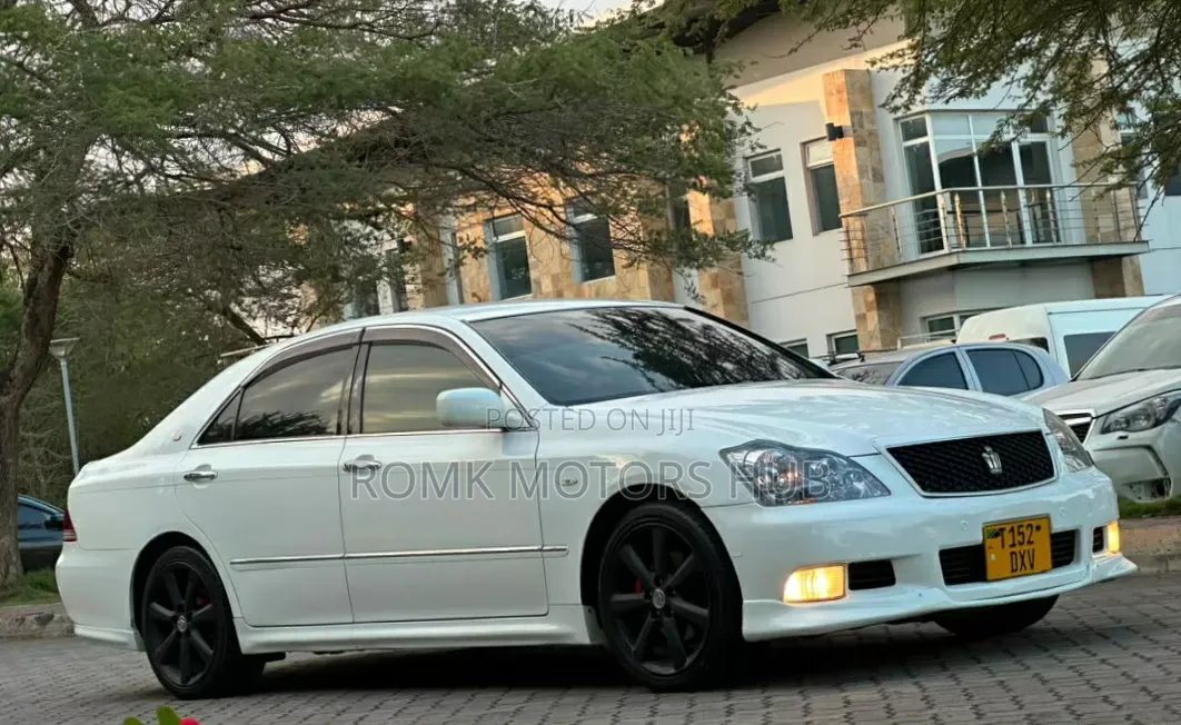 Toyota Crown 2008 White