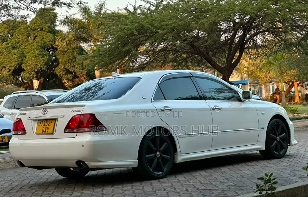 Toyota Crown 2008 White