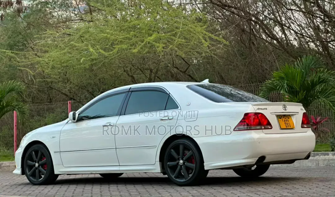 Toyota Crown 2008 White