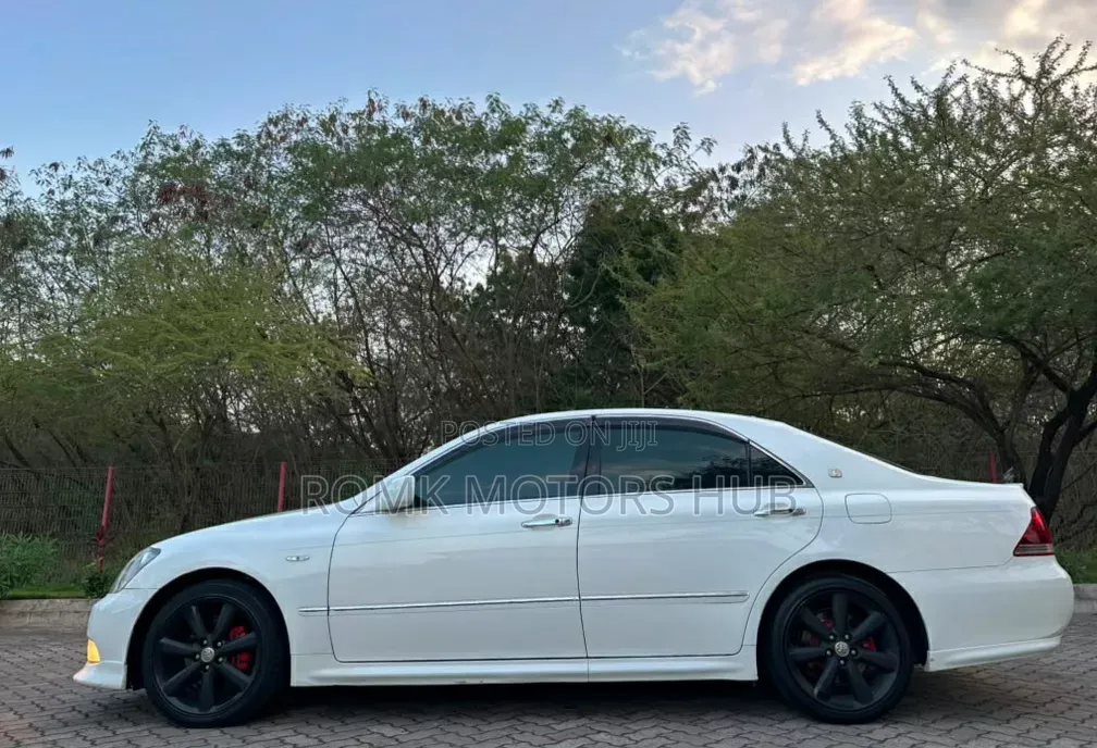 Toyota Crown 2008 White