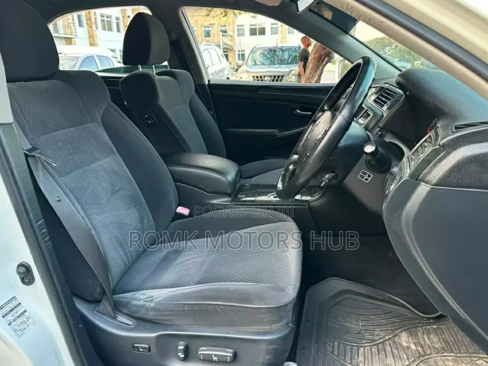 Toyota Crown 2008 White