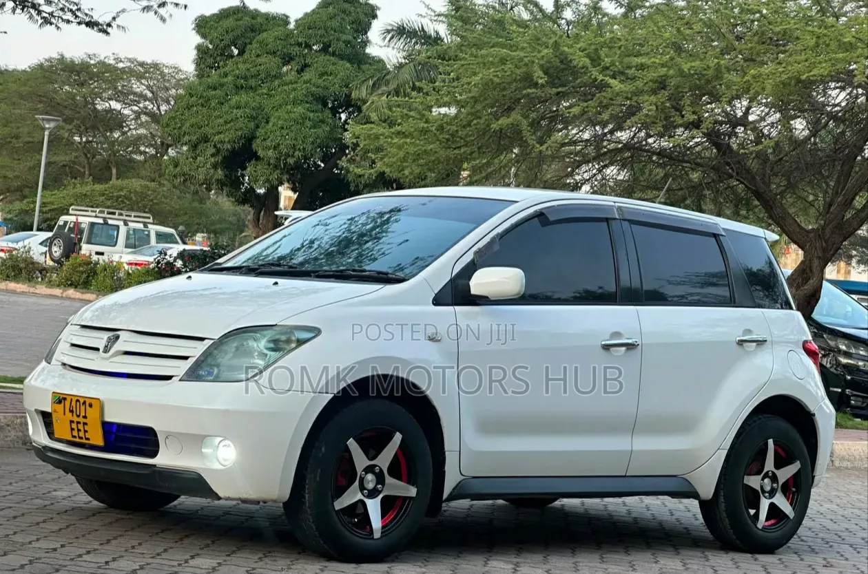 Toyota IST 2005 White