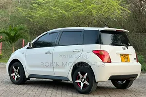 Toyota IST 2005 White