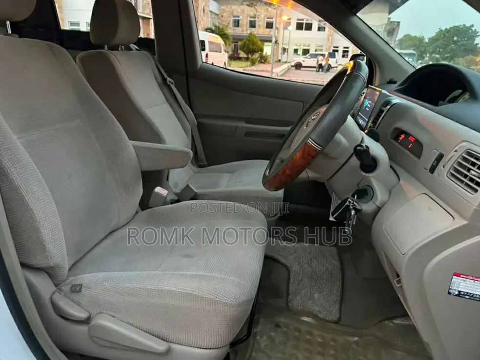 Toyota Raum 2005 White