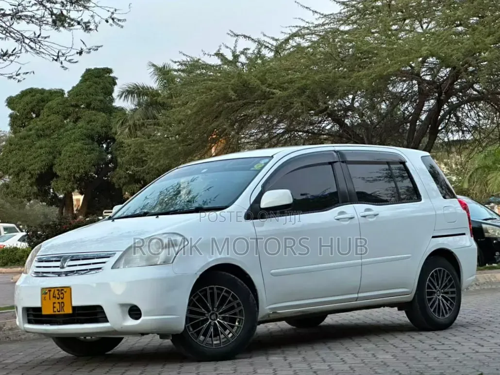 Toyota Raum 2005 White
