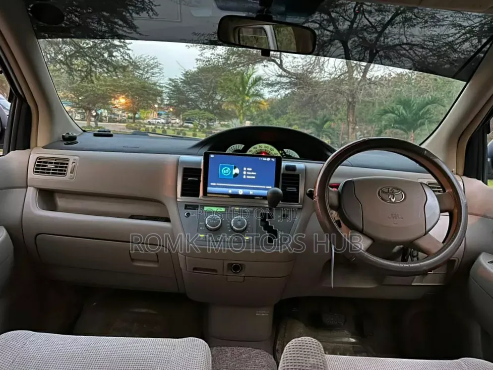 Toyota Raum 2005 White