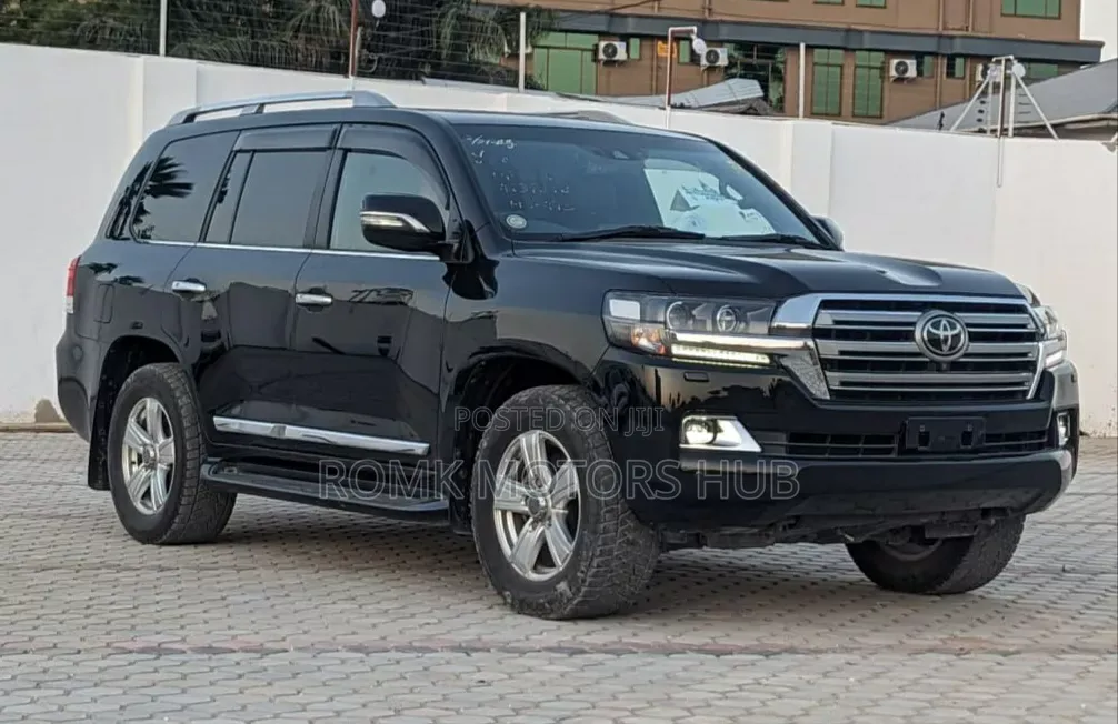 Toyota Land Cruiser 2016 Black