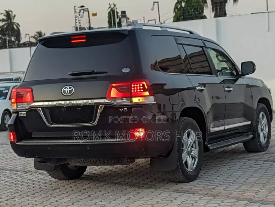 Toyota Land Cruiser 2016 Black
