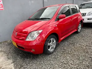 Toyota IST 2003