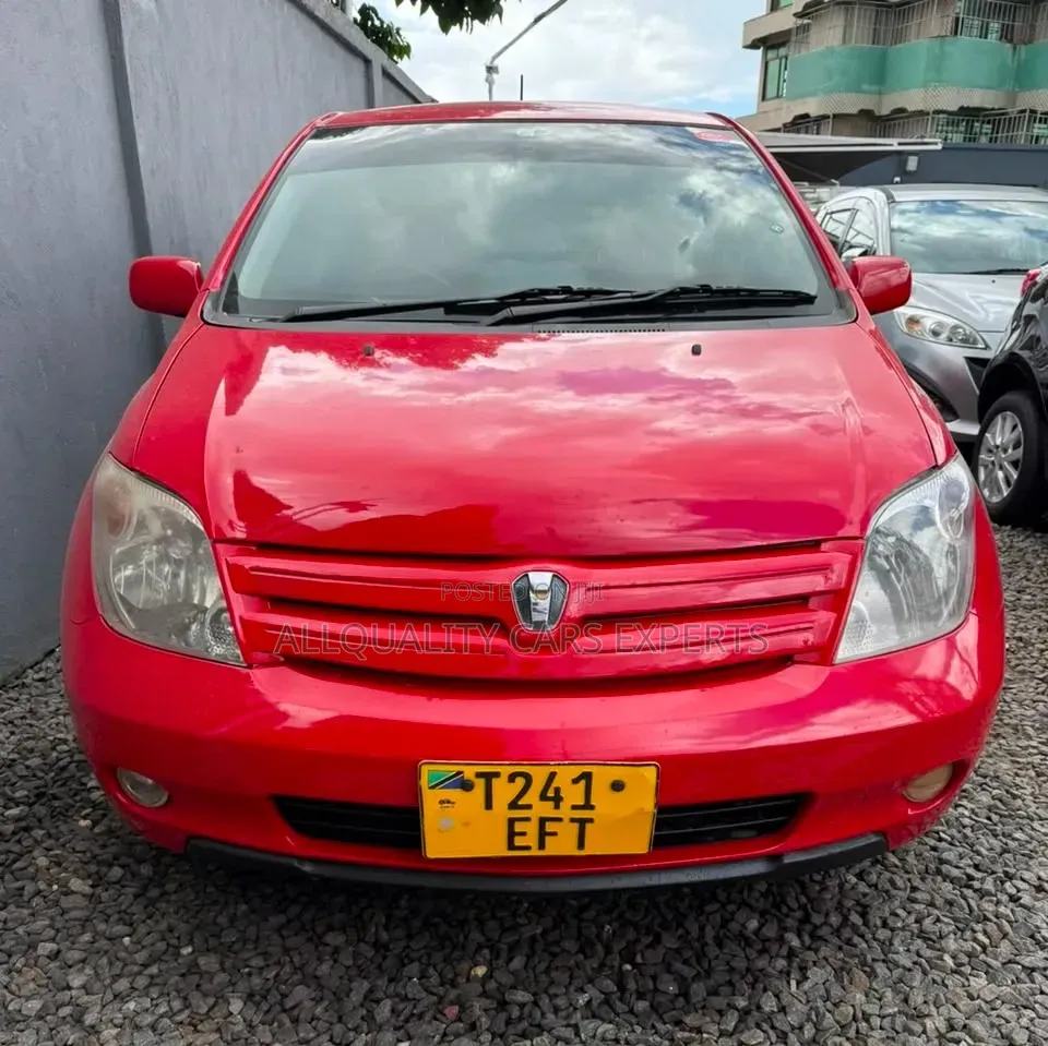 Toyota IST 2003