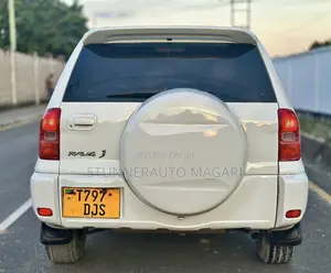 Toyota RAV4 Automatic 2003 White