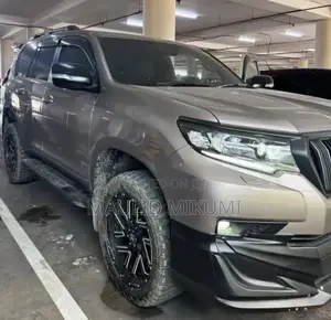 Toyota Land Cruiser Prado 2023 Gray