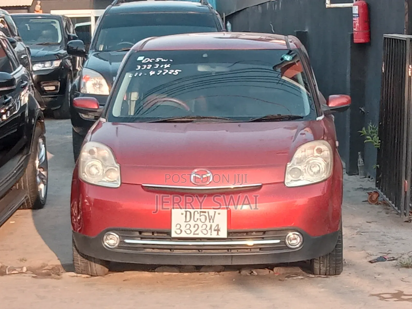 Mazda Verisa 2010 Red