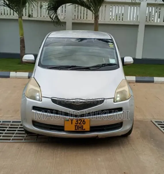 Toyota Ractis 2006 Silver