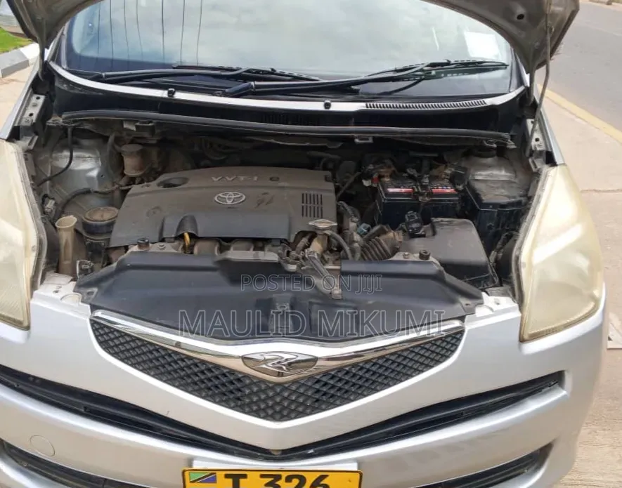 Toyota Ractis 2006 Silver