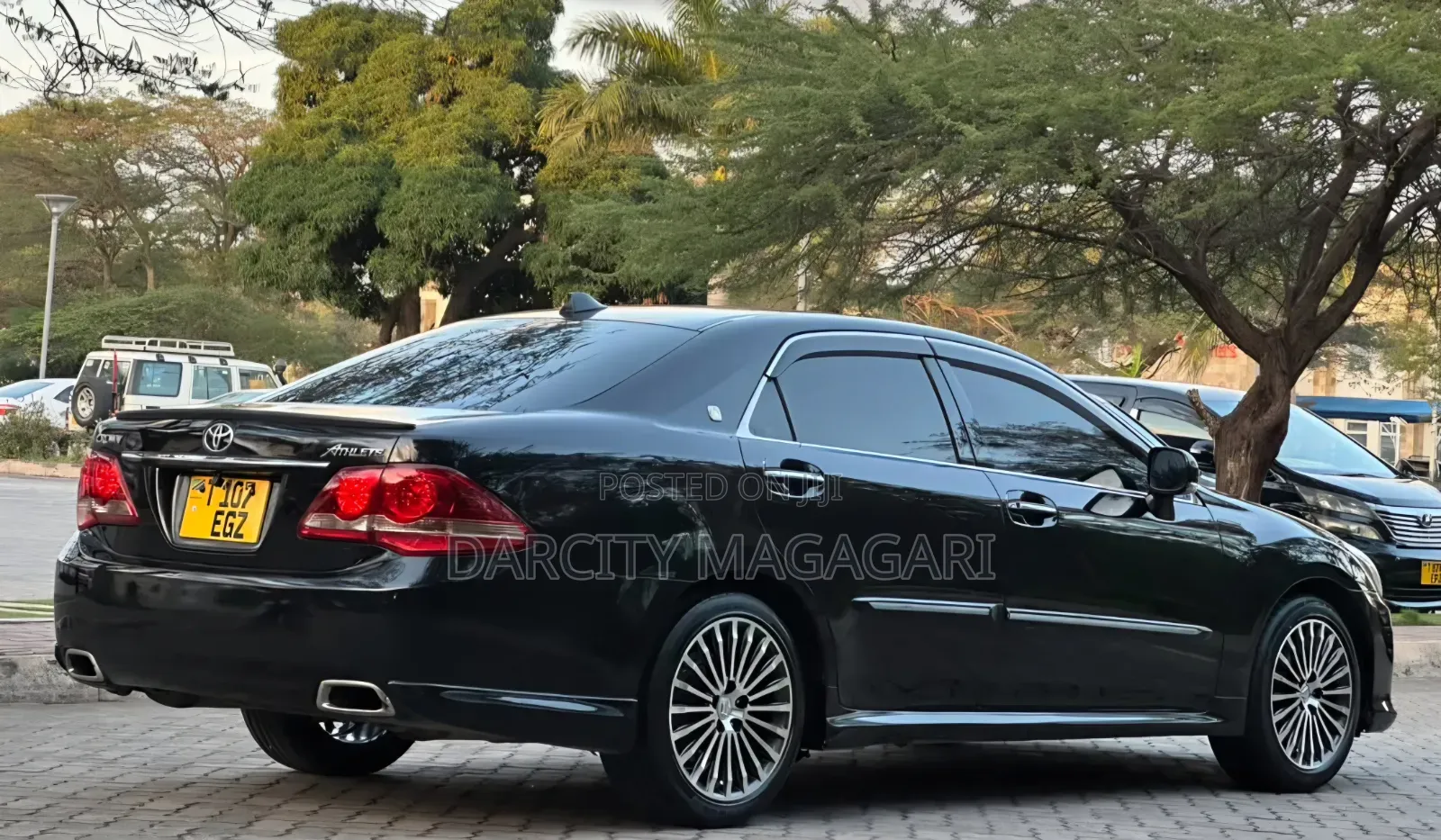 Toyota Crown 2011 Black