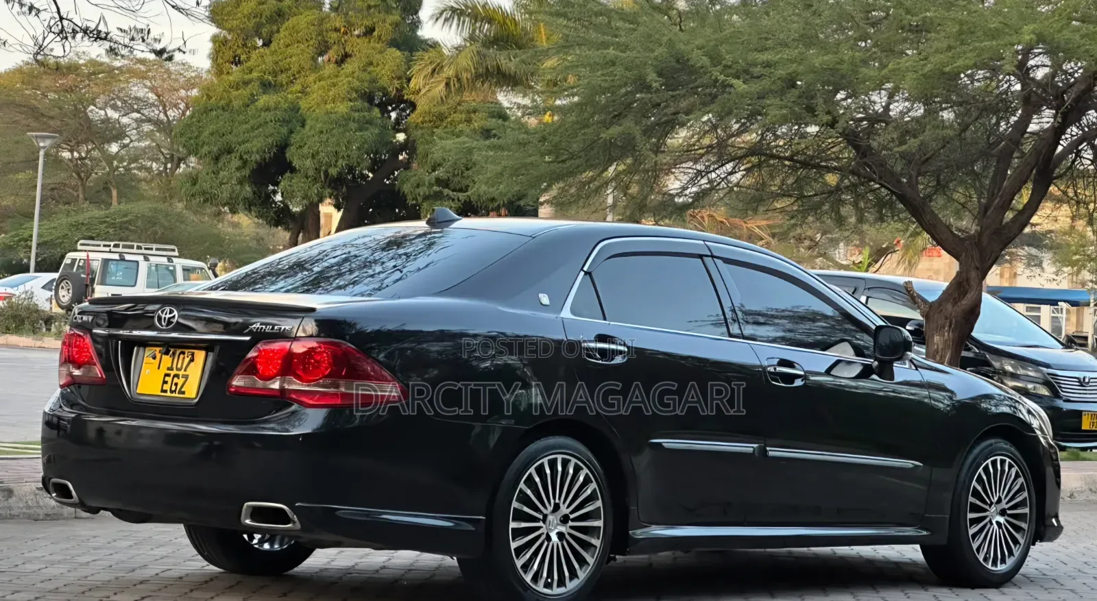 Toyota Crown 2011 Black