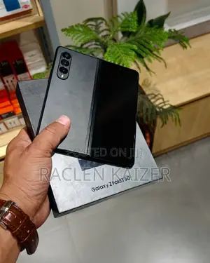 New Samsung Galaxy Z Fold 3 256 GB