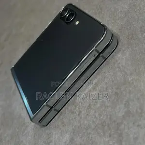 New Samsung Galaxy Z Flip5 256 GB