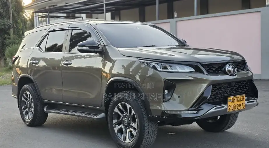 Toyota Fortuner 2.8 D AWD 2021 Green