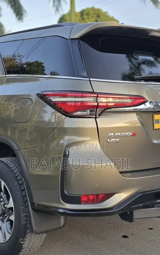Toyota Fortuner 2.8 D AWD 2021 Green