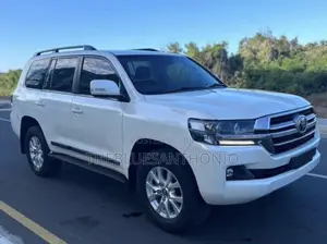 Toyota Land Cruiser 2021 White