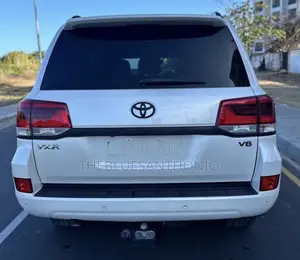 Toyota Land Cruiser 2021 White