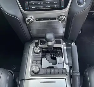 Toyota Land Cruiser 2021 White