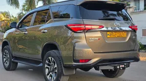 Toyota Fortuner 2021 Beige