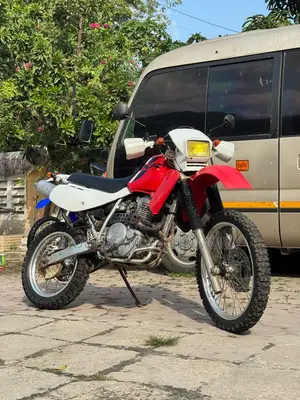 Honda 1999 Red