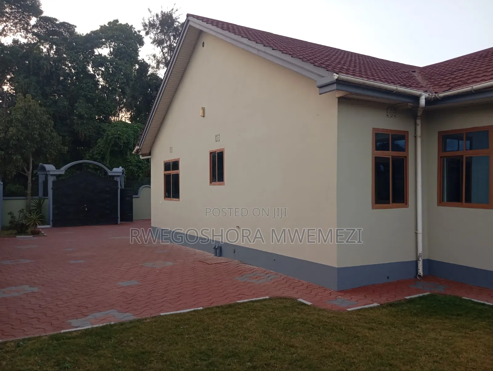 3bdrm House in Ngaramtoni Ya Juu, Kiranyi for sale