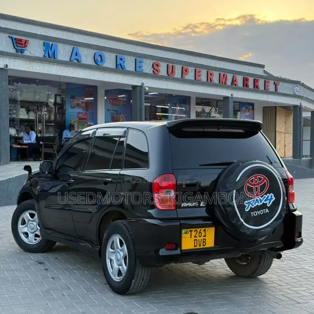 Toyota RAV4 Base FWD 2001 Black