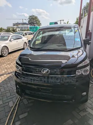 Toyota Voxy 2010 Black