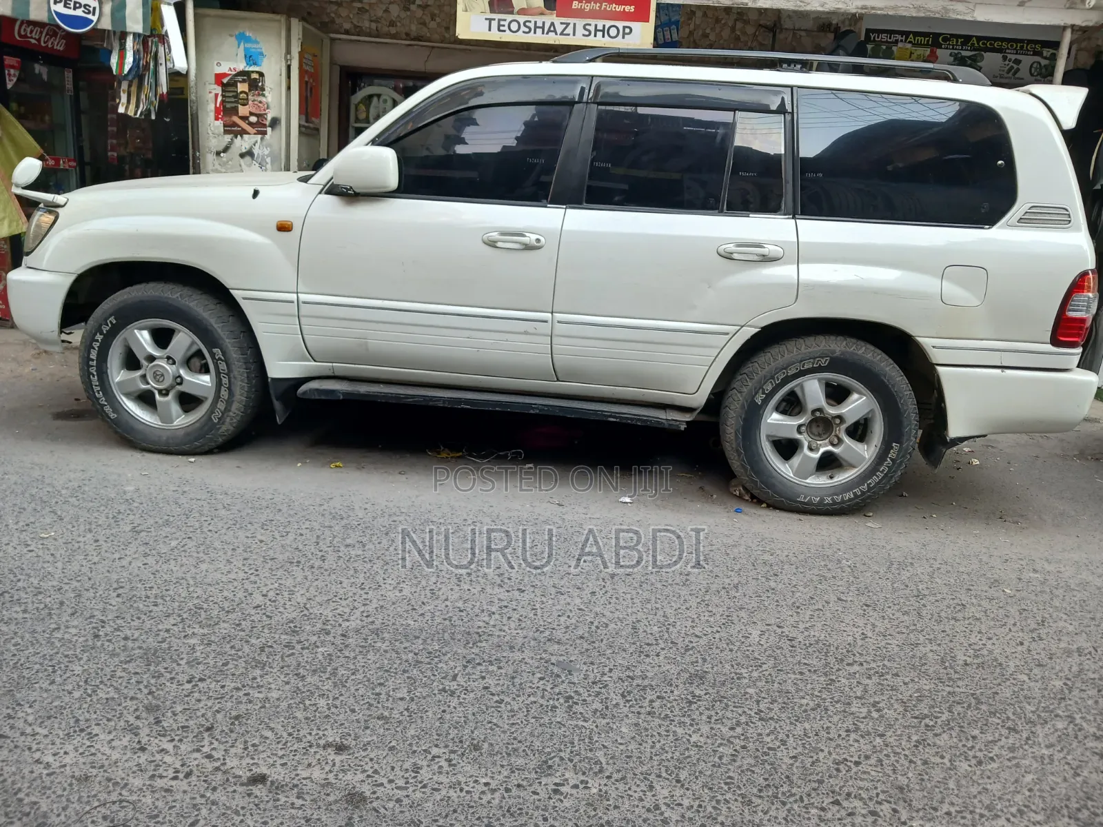 Toyota Land Cruiser 2004 White