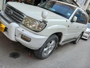 Toyota Land Cruiser 2004 White